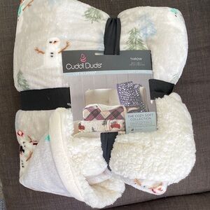 Cuddl Duds soft and  cozy blanket sherpa New with tags Snowman Throw Blanket